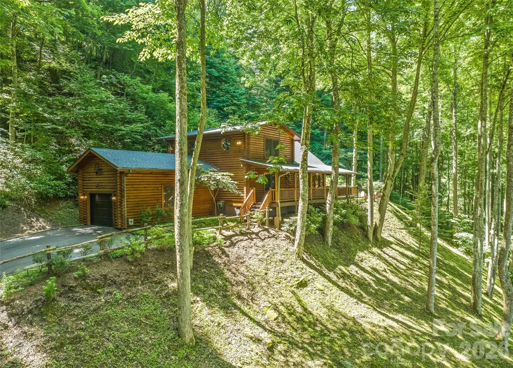 26 Tawodi Trail Maggie Valley, NC 28751
