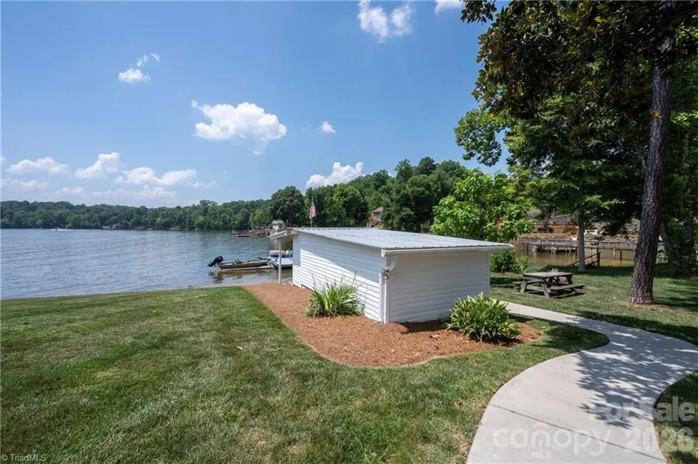 2113 Warf Road Lexington, NC 27292