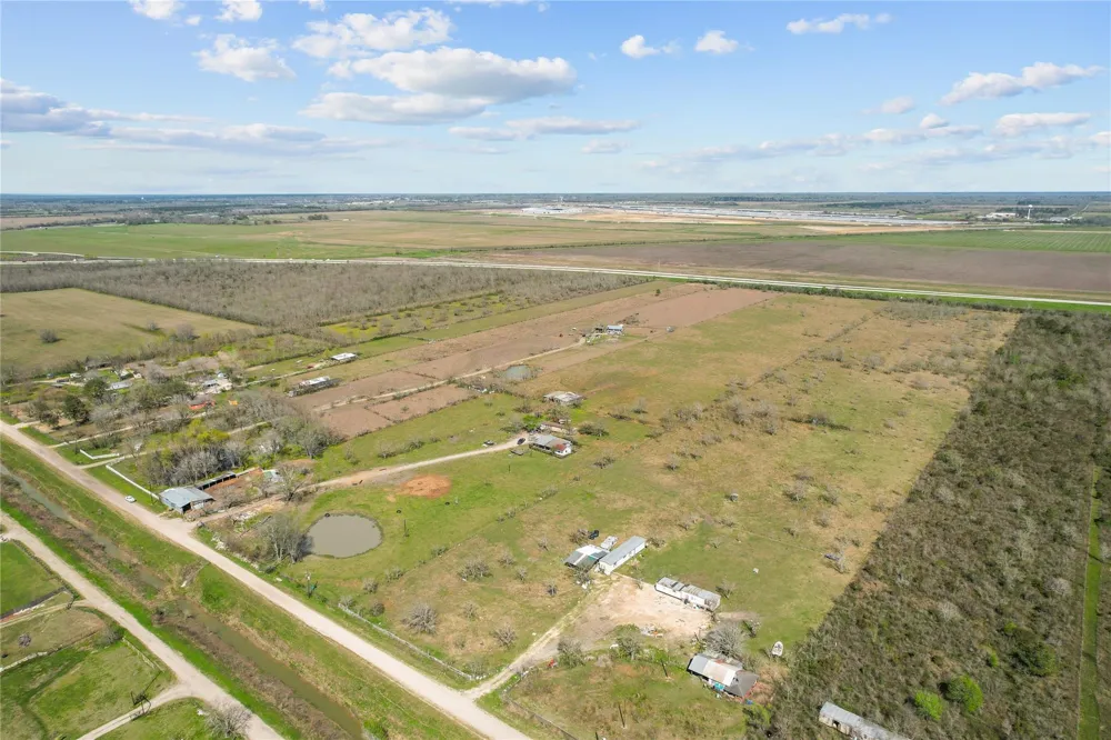 1157 County Road 491 Dayton, TX 77535
