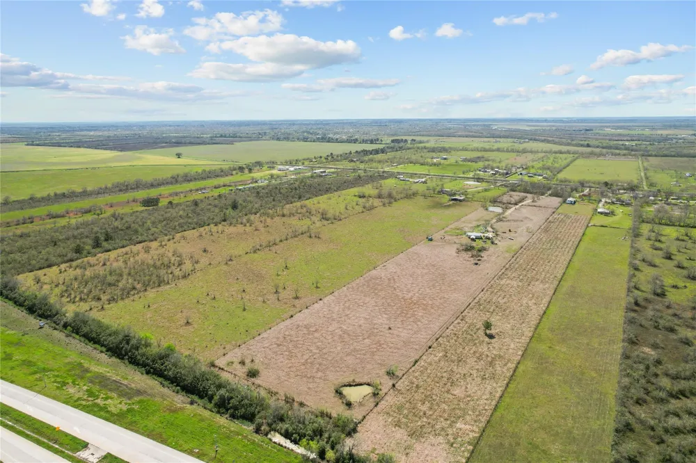 1157 County Road 491 Dayton, TX 77535