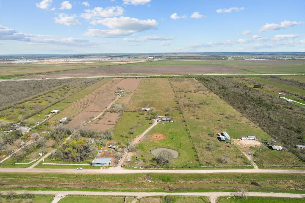 1157 County Road 491 Dayton, TX 77535