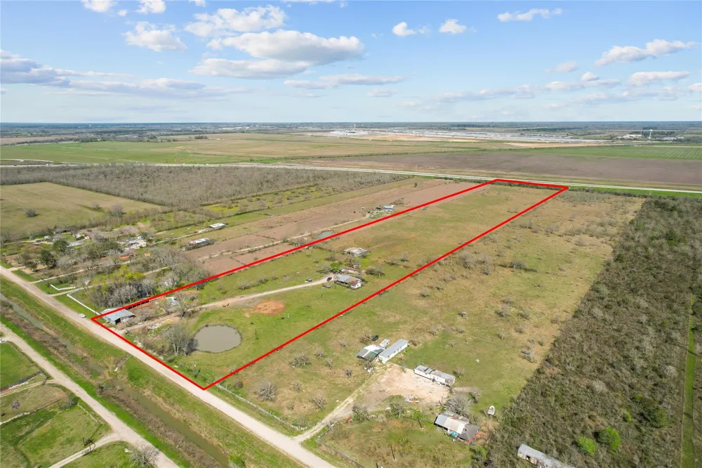 1157 County Road 491 Dayton, TX 77535