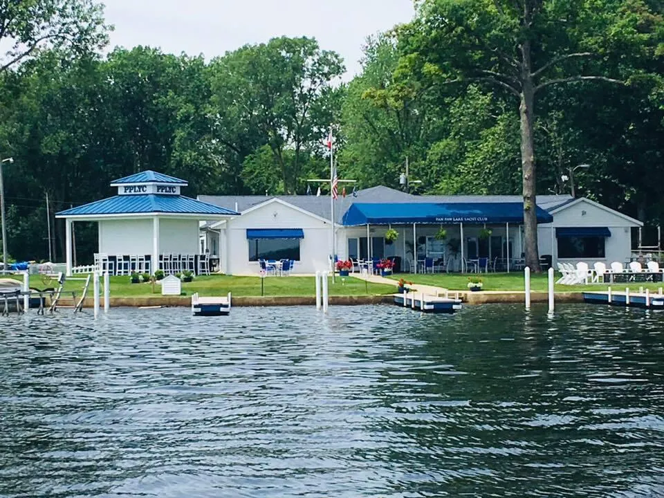 6530 Paw Paw Avenue Coloma Charter Township, MI 49038