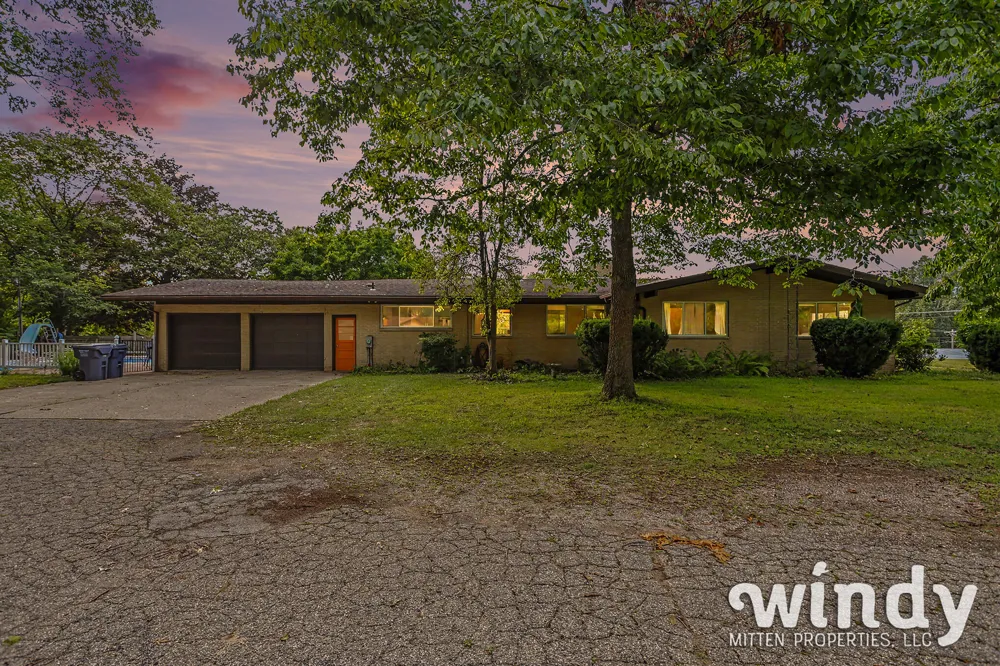 6530 Paw Paw Avenue Coloma Charter Township, MI 49038