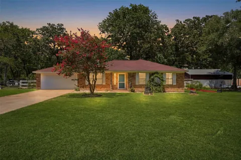 39 Wood Lodge Drive