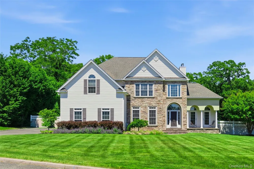47 Grassland Circle Mount Sinai, NY 11766