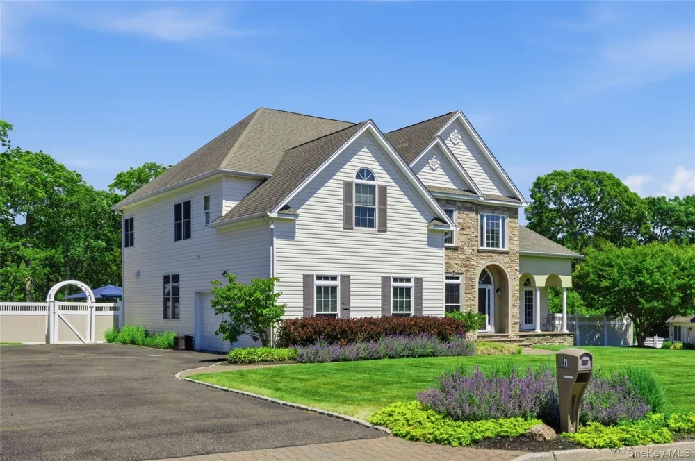 47 Grassland Circle Mount Sinai, NY 11766