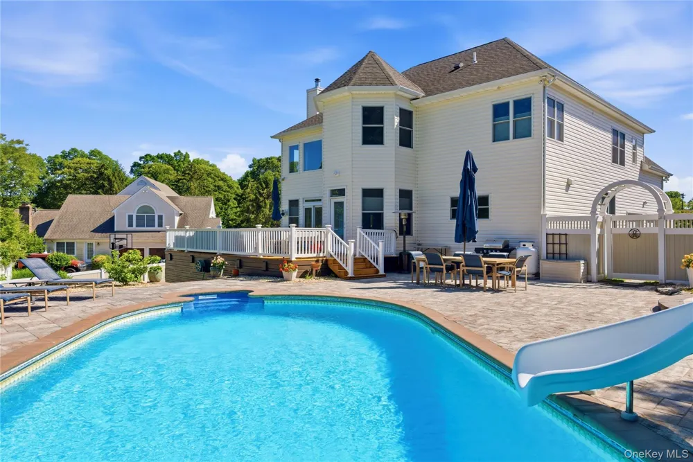 47 Grassland Circle Mount Sinai, NY 11766