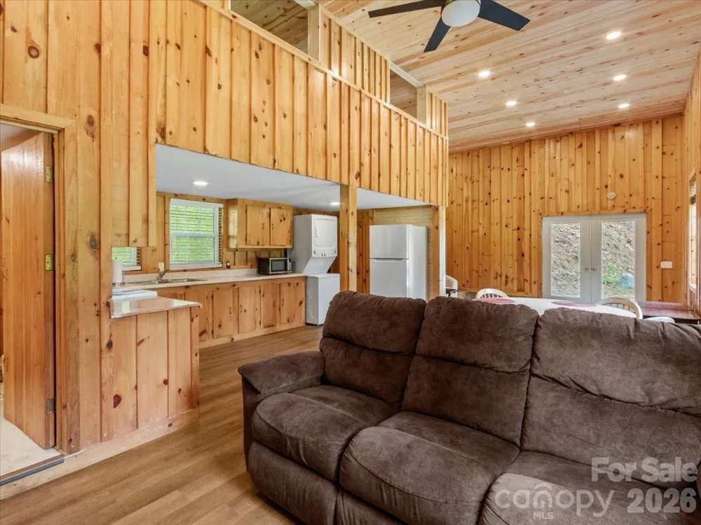 323 McCurrey Road Burnsville, NC 28714