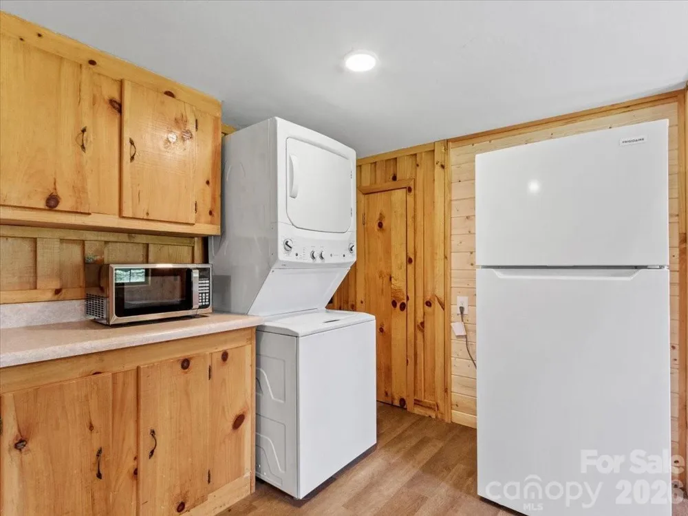 323 McCurrey Road Burnsville, NC 28714