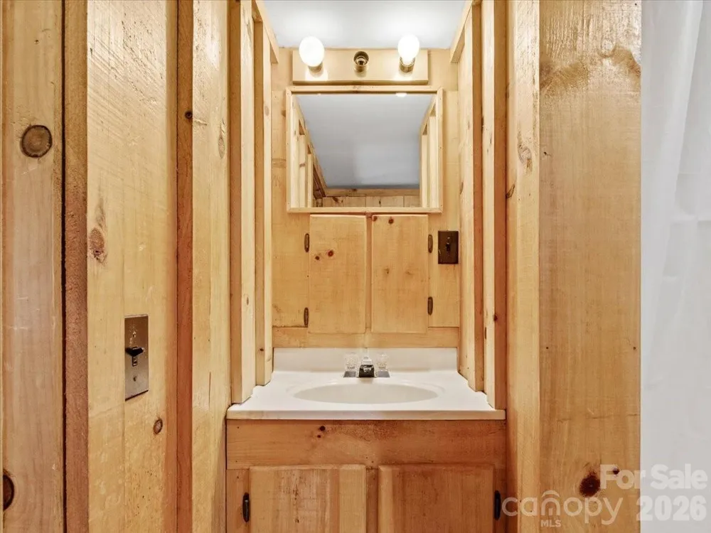323 McCurrey Road Burnsville, NC 28714