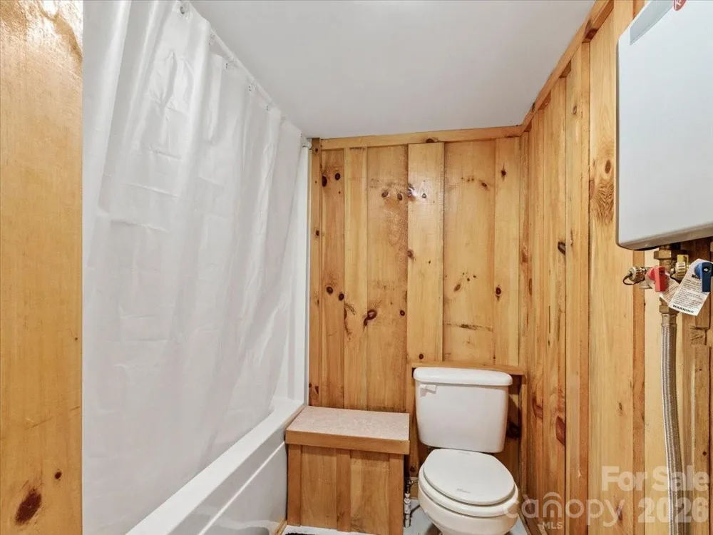 323 McCurrey Road Burnsville, NC 28714