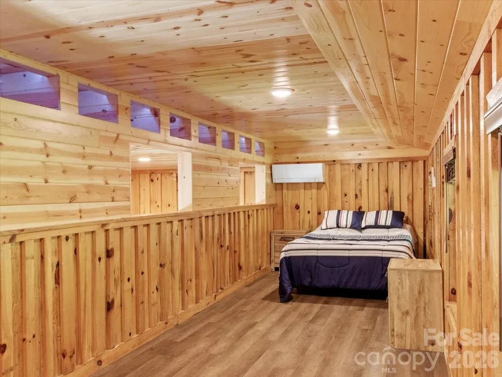 323 McCurrey Road Burnsville, NC 28714