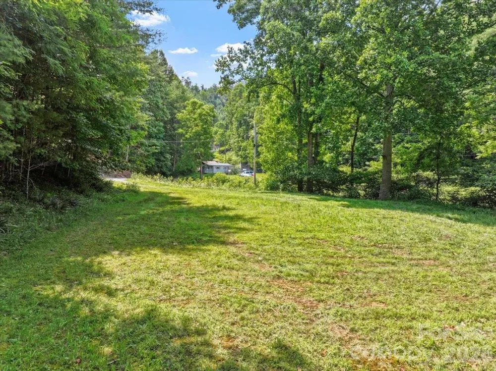 323 McCurrey Road Burnsville, NC 28714