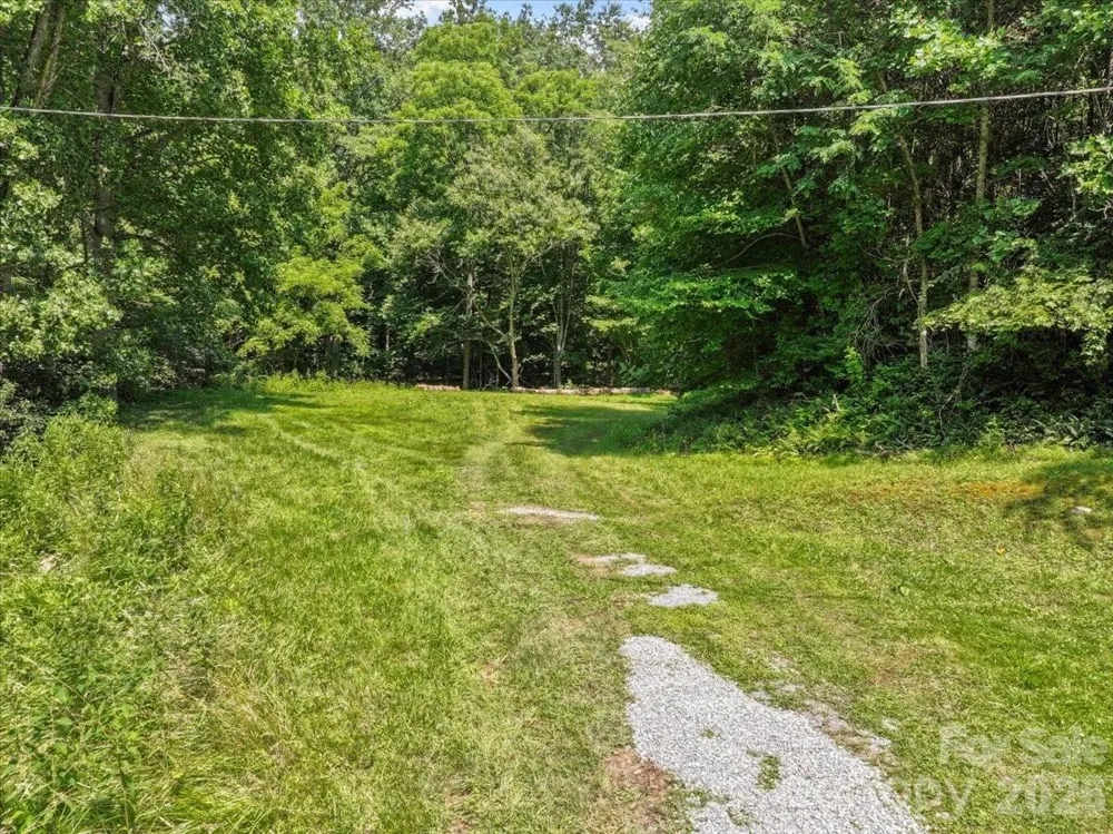 323 McCurrey Road Burnsville, NC 28714