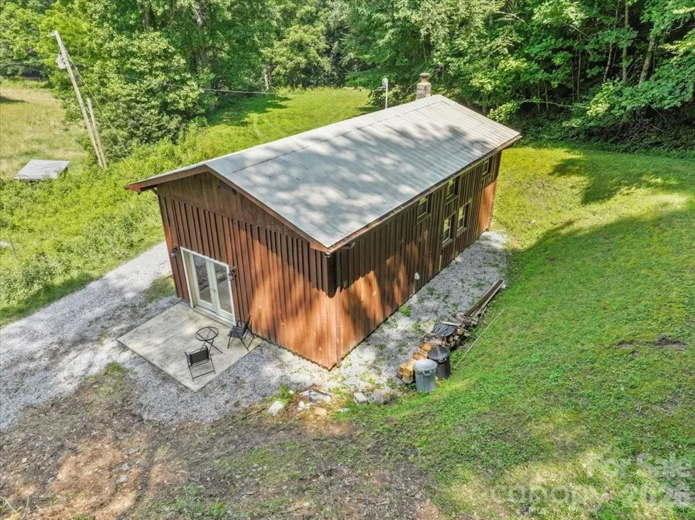 323 McCurrey Road Burnsville, NC 28714