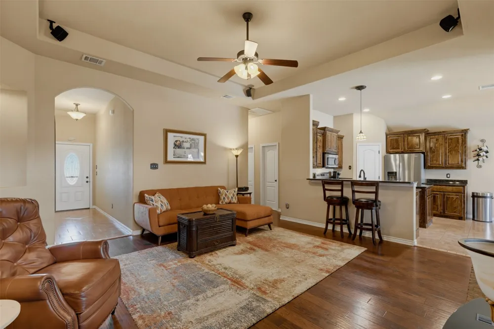 1221 Eagle Lake Drive Azle, TX 76020