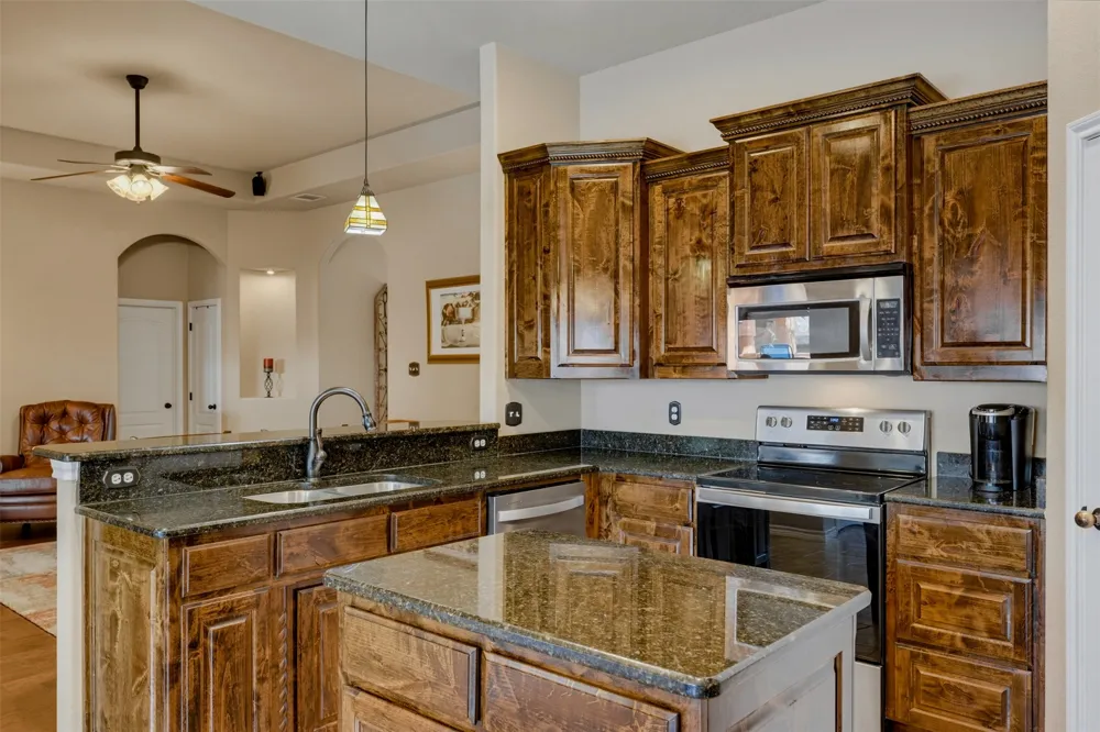 1221 Eagle Lake Drive Azle, TX 76020