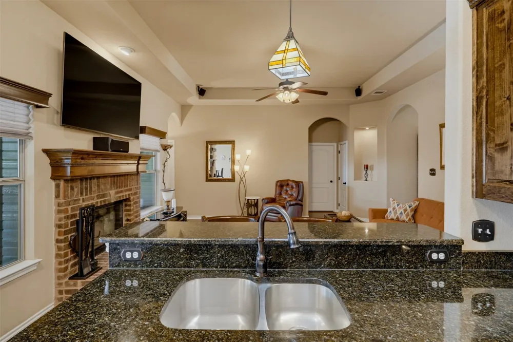 1221 Eagle Lake Drive Azle, TX 76020