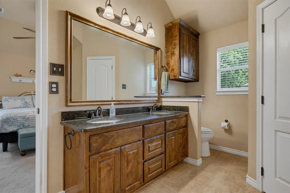 1221 Eagle Lake Drive Azle, TX 76020