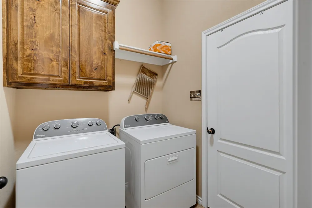 1221 Eagle Lake Drive Azle, TX 76020