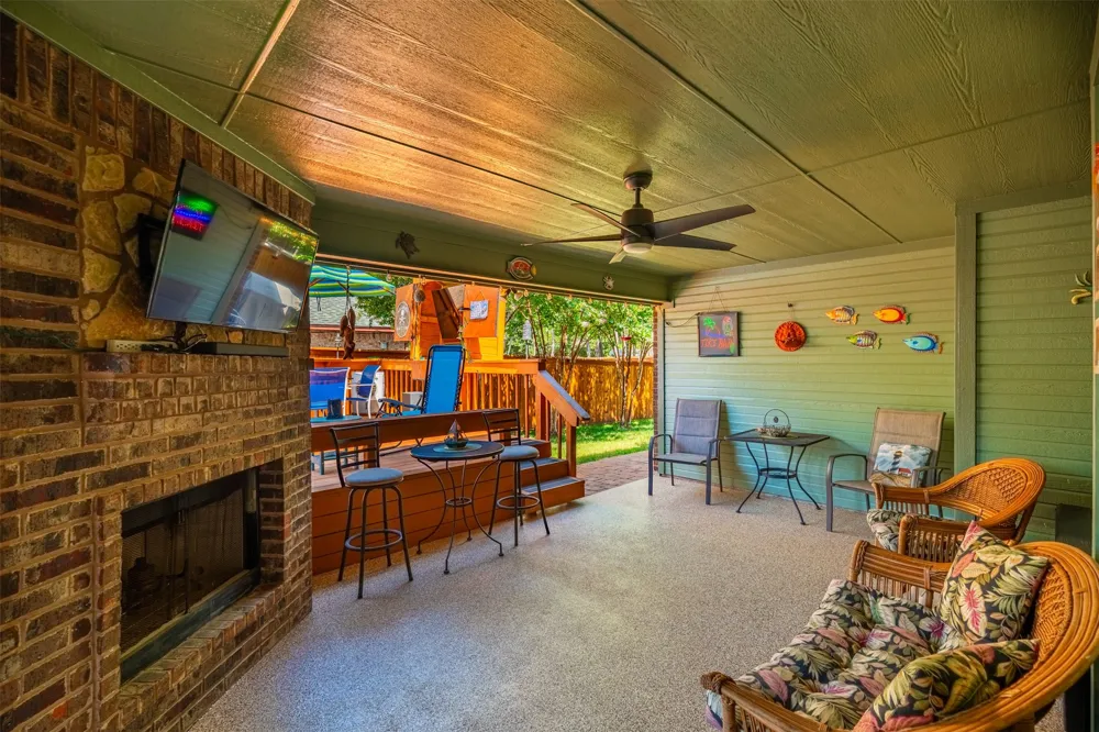 1221 Eagle Lake Drive Azle, TX 76020
