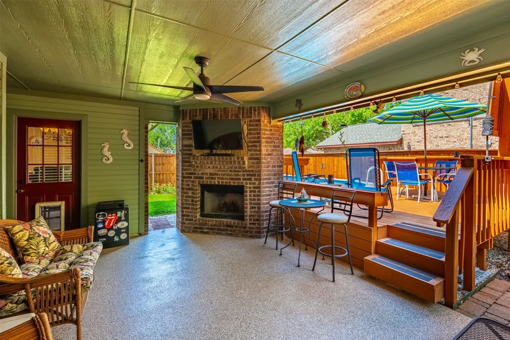 1221 Eagle Lake Drive Azle, TX 76020