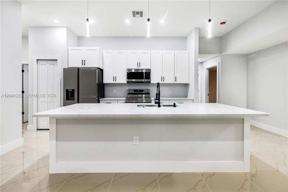450 Mercedes CT Lehigh Acres, FL 33972