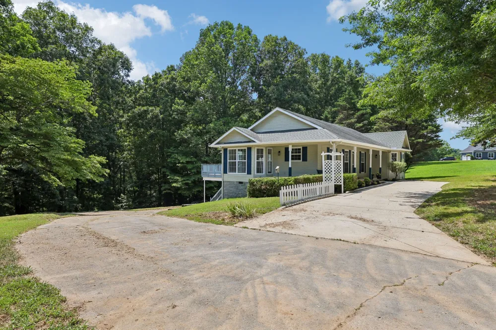 1682 Ridgeview Run Lynchburg, TN 37352