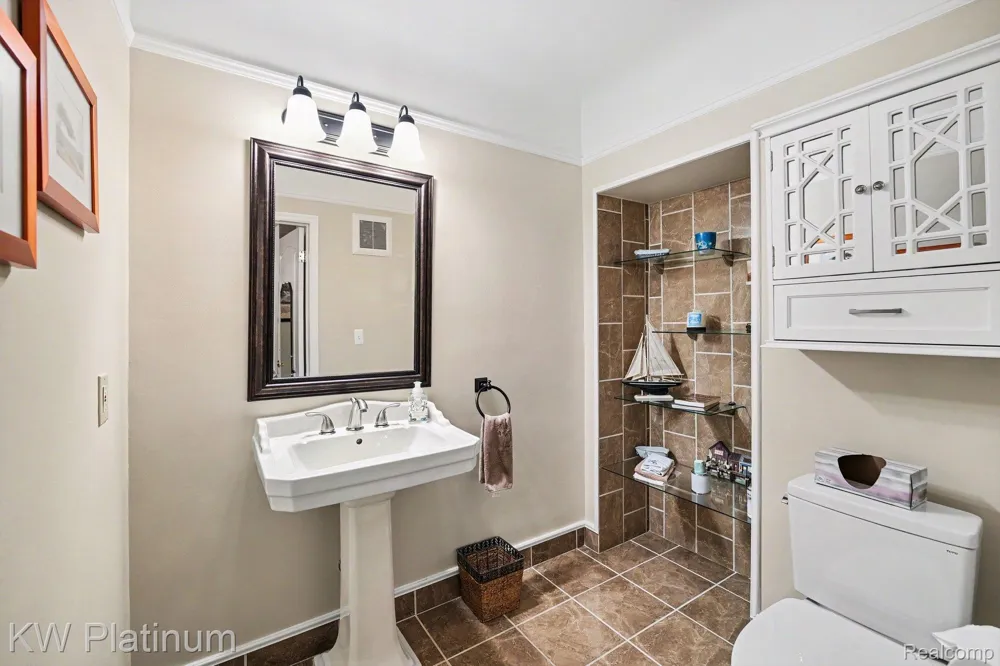 9577 Dixie Highway Ira Township, MI 48023