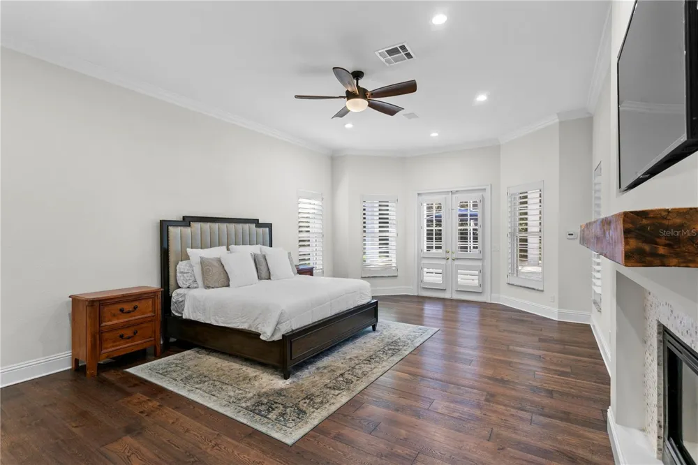 17027 CANDELEDA DE AVILA Tampa, FL 33613