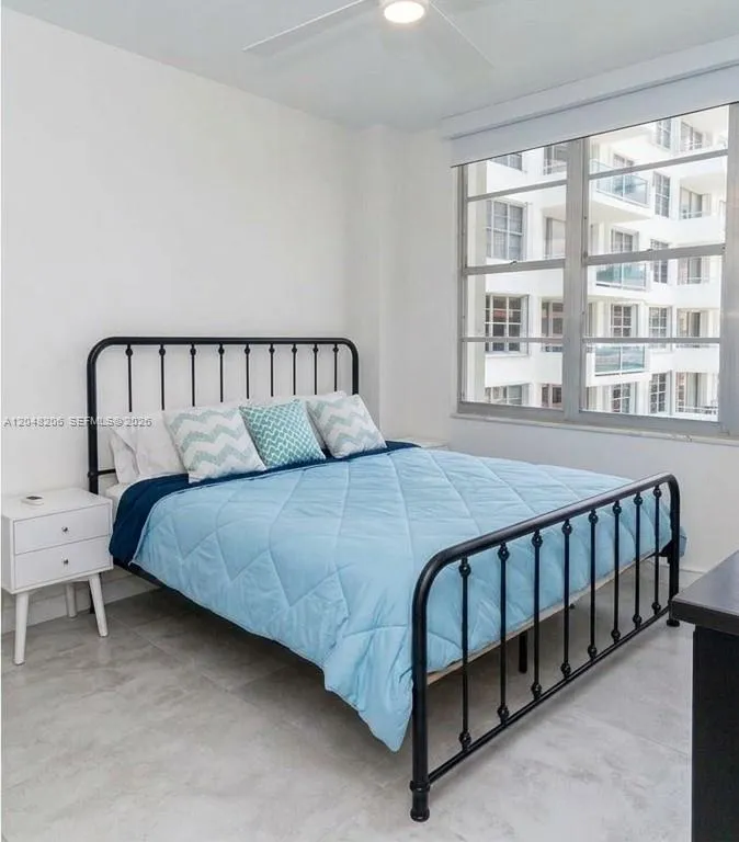 5161 Collins Ave #811 Miami Beach, FL 33140