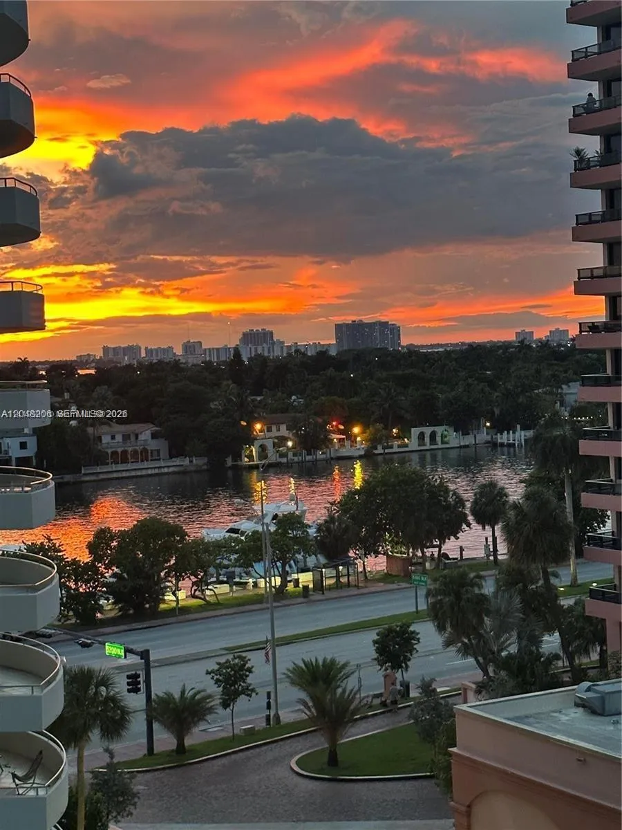 5161 Collins Ave #811 Miami Beach, FL 33140