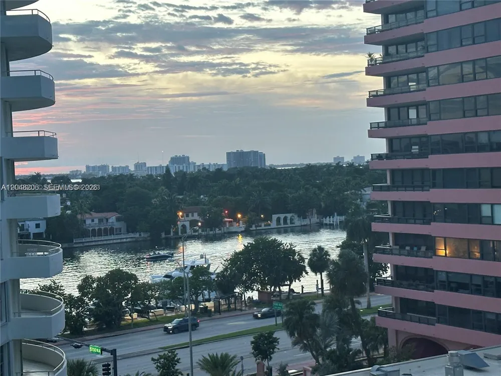 5161 Collins Ave #811 Miami Beach, FL 33140