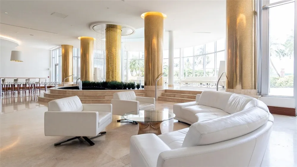 5161 Collins Ave #811 Miami Beach, FL 33140