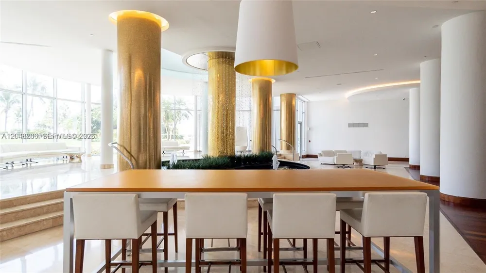 5161 Collins Ave #811 Miami Beach, FL 33140