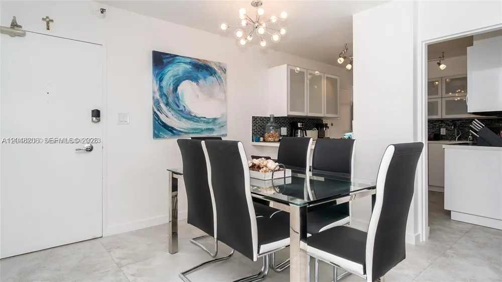 5161 Collins Ave #811 Miami Beach, FL 33140