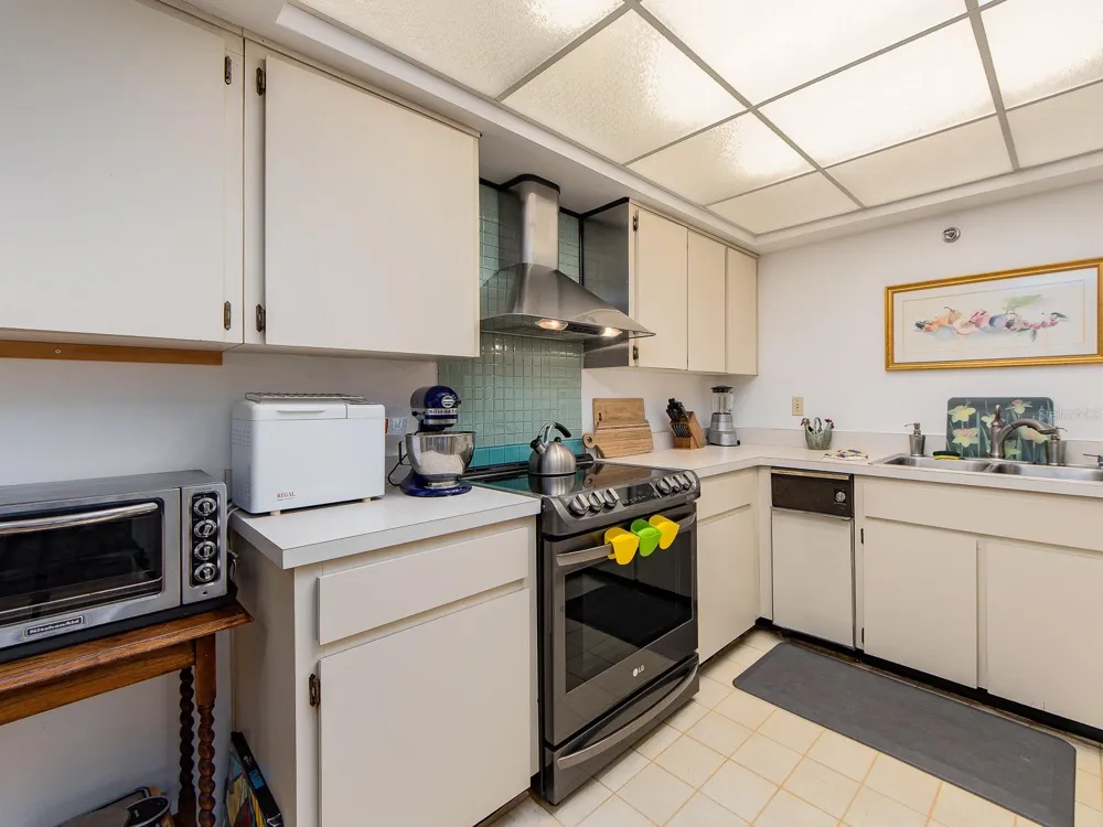 1480 GULF BOULEVARD #612 Clearwater Beach, FL 33767