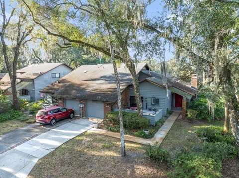 906 VILLAGE GREEN ROAD