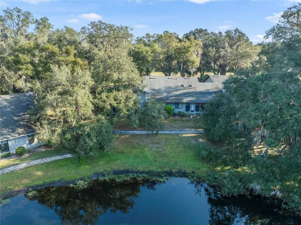 906 VILLAGE GREEN ROAD Deland, FL 32720