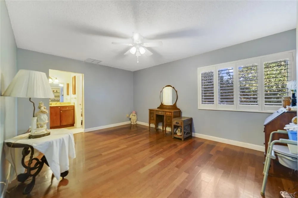 906 VILLAGE GREEN ROAD Deland, FL 32720