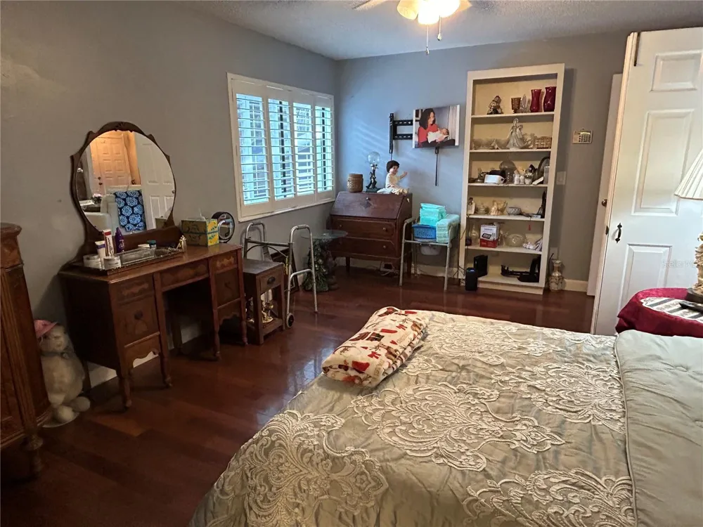 906 VILLAGE GREEN ROAD Deland, FL 32720