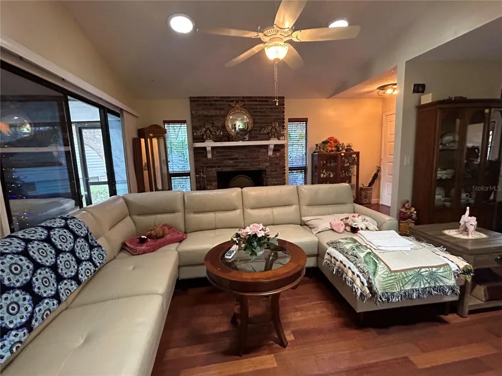 906 VILLAGE GREEN ROAD Deland, FL 32720