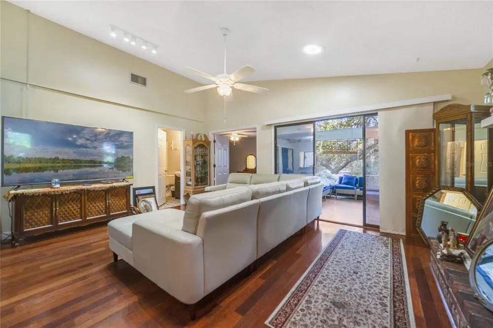 906 VILLAGE GREEN ROAD Deland, FL 32720