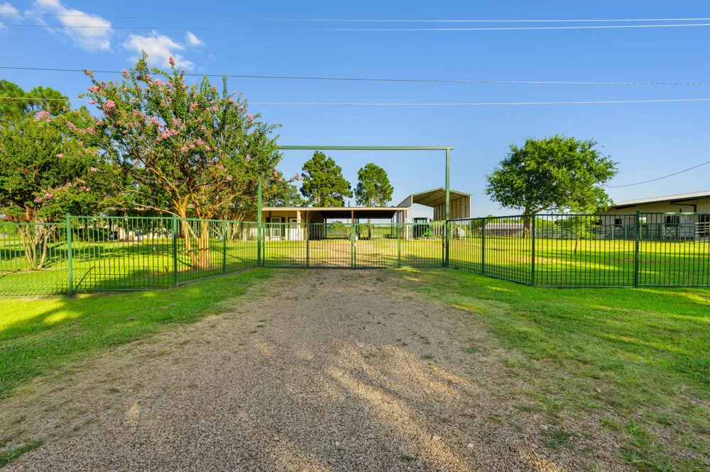 14054 County Road 352 Terrell, TX 75161