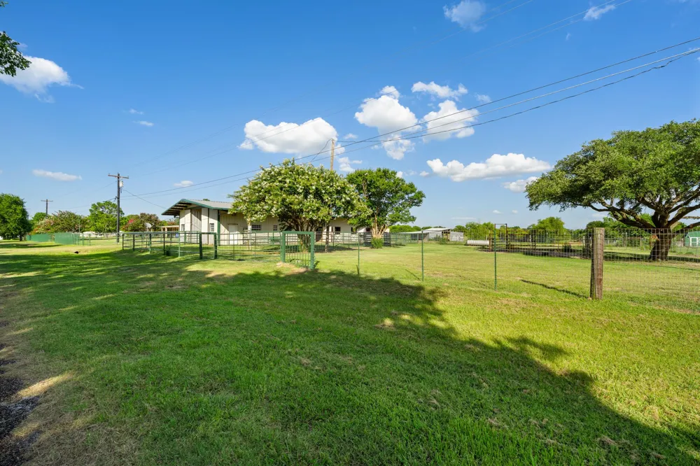 14054 County Road 352 Terrell, TX 75161