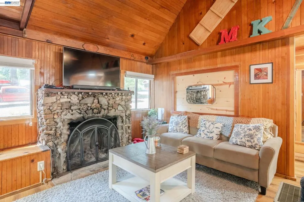 25917 Scenic Dr Long Barn, CA 95335