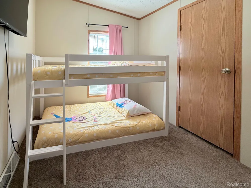 317 Scarlet Oak Lane Augusta Charter Township, MI 48190