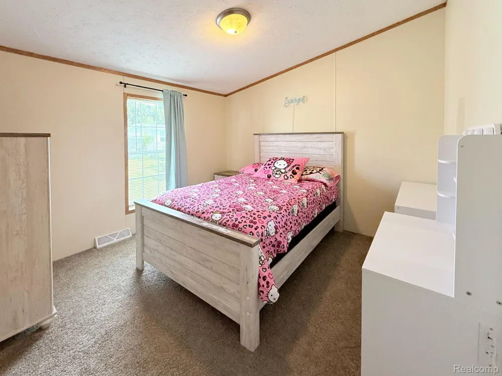 317 Scarlet Oak Lane Augusta Charter Township, MI 48190