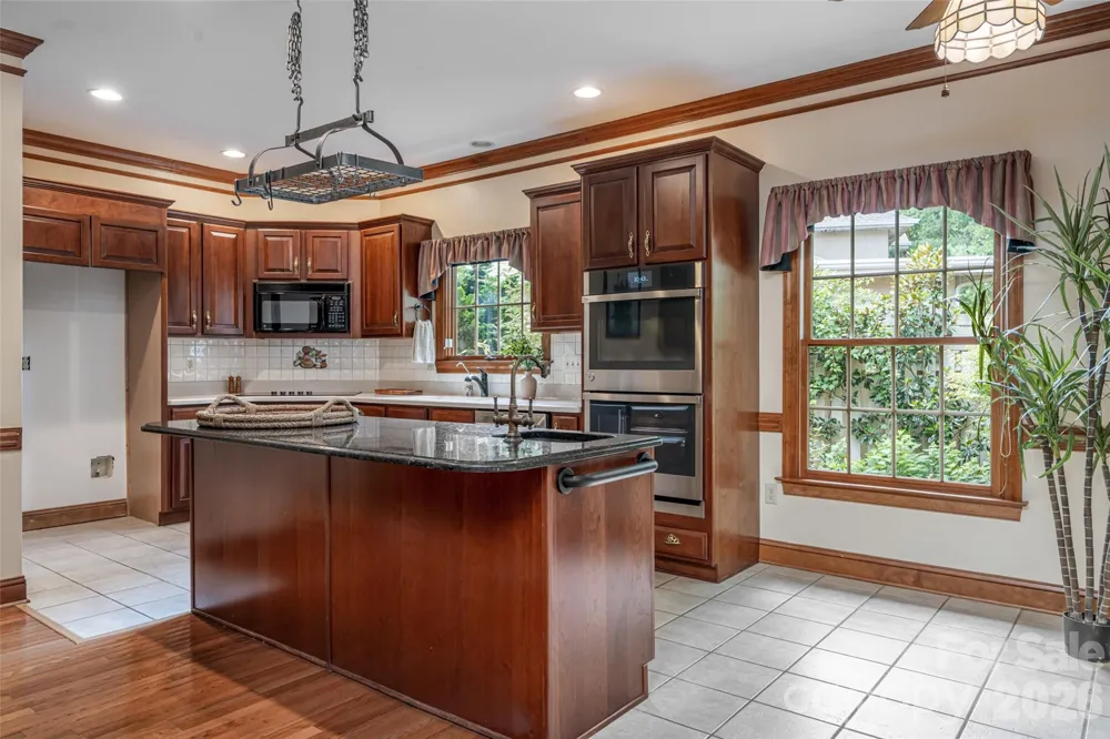 23 Boddington Court Asheville, NC 28803